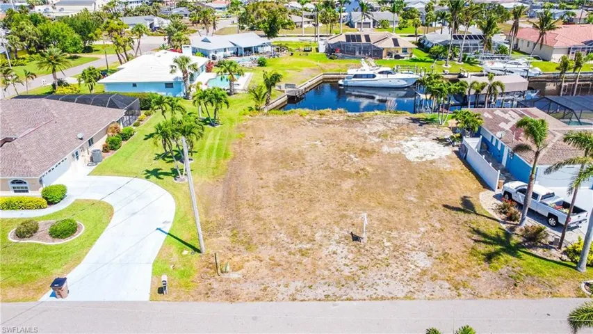 1625 SE 39th  ST, Cape Coral, FL 33904