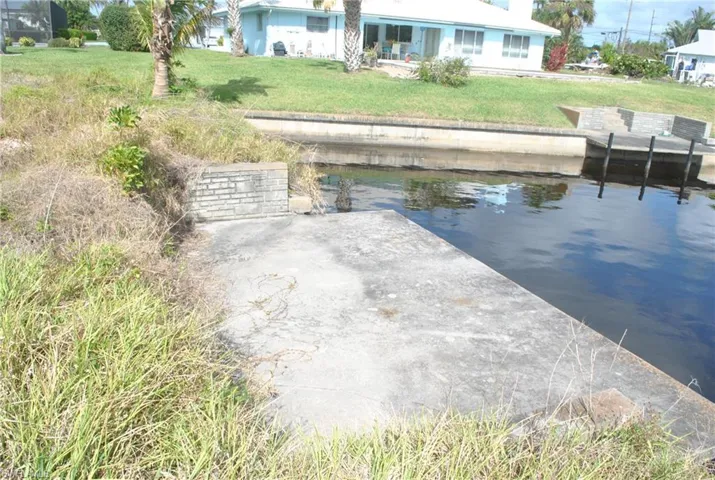 1625 SE 39th  ST, Cape Coral, FL 33904