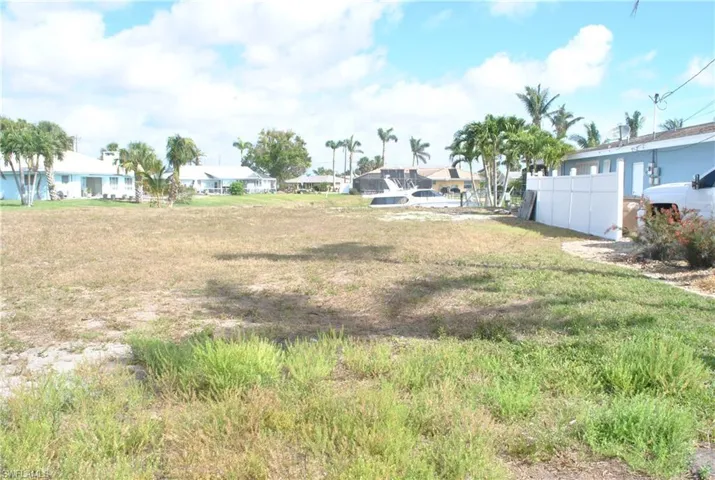 1625 SE 39th  ST, Cape Coral, FL 33904