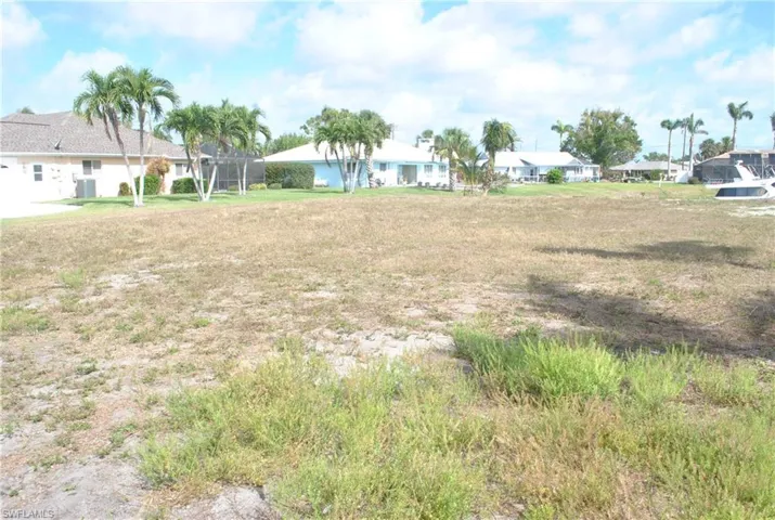 1625 SE 39th  ST, Cape Coral, FL 33904