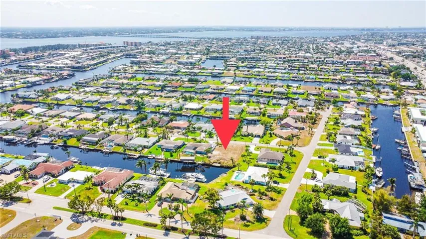 1625 SE 39th  ST, Cape Coral, FL 33904