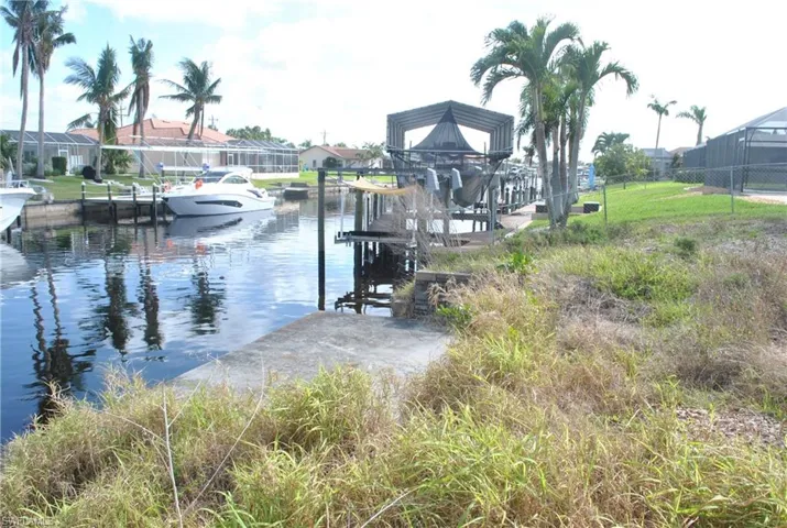 1625 SE 39th  ST, Cape Coral, FL 33904