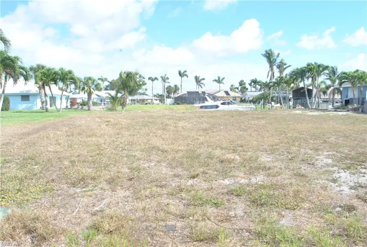 1625 SE 39th  ST, Cape Coral, FL 33904