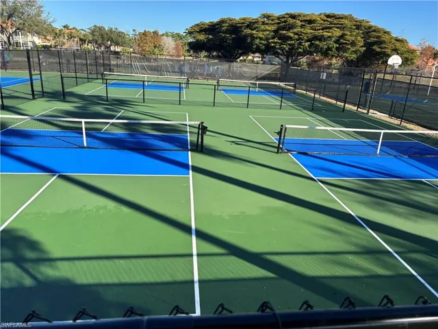 4 brand new pickle ball courts