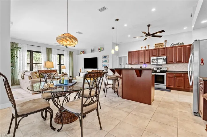 2213 SE 17th  PL, Cape Coral, FL 33990