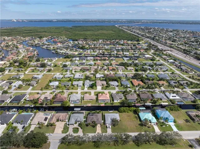 2213 SE 17th  PL, Cape Coral, FL 33990