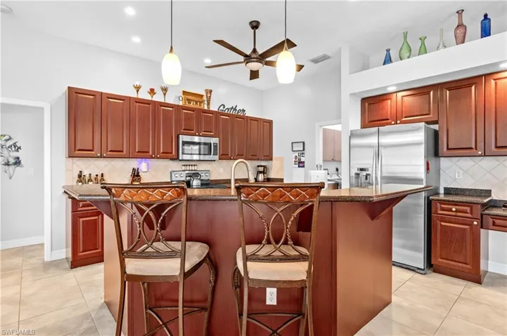 2213 SE 17th  PL, Cape Coral, FL 33990