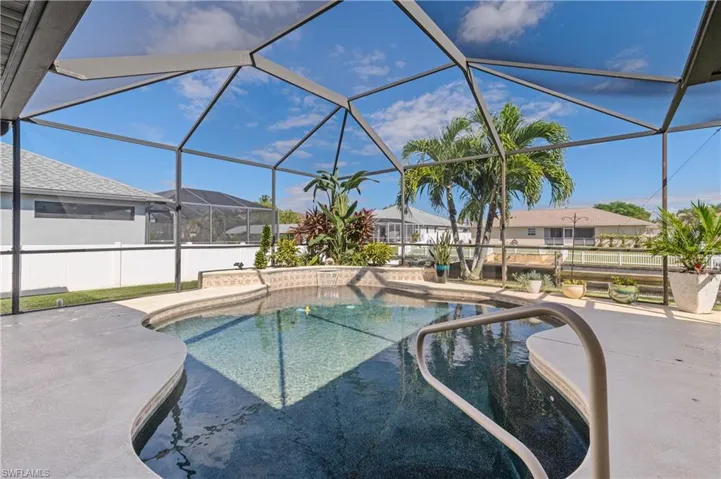 2213 SE 17th  PL, Cape Coral, FL 33990