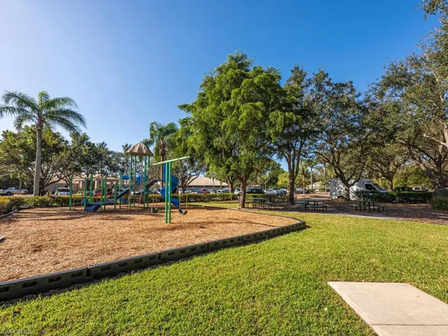 2051  Morning Sun  LN, Naples, FL 34119