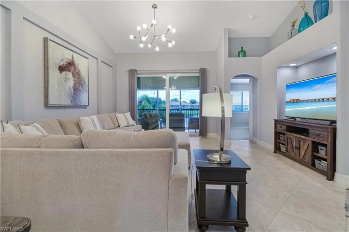 6770  Huntington Lakes  CIR, Naples, FL 34119