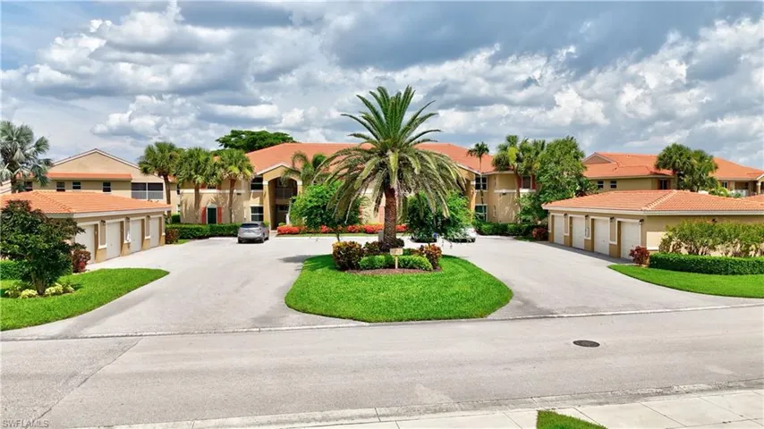 6770  Huntington Lakes  CIR, Naples, FL 34119