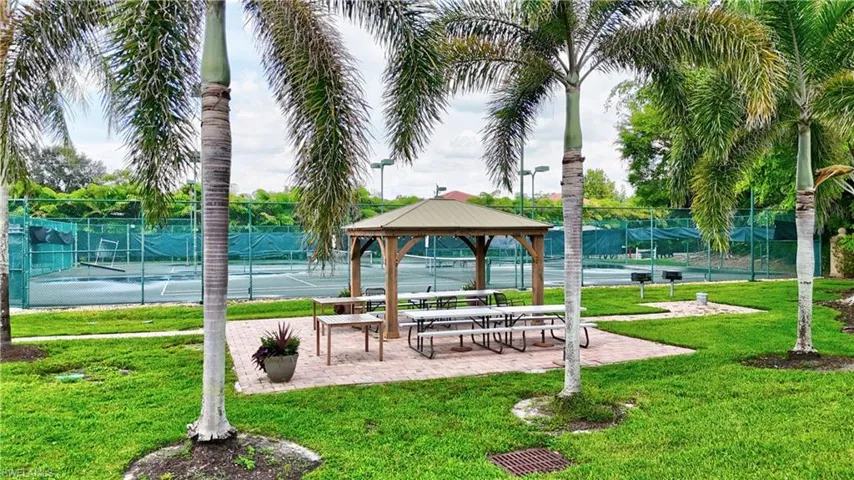 6770  Huntington Lakes  CIR, Naples, FL 34119