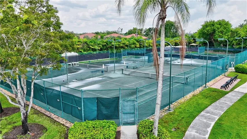 6770  Huntington Lakes  CIR, Naples, FL 34119