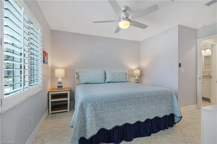 6770  Huntington Lakes  CIR, Naples, FL 34119