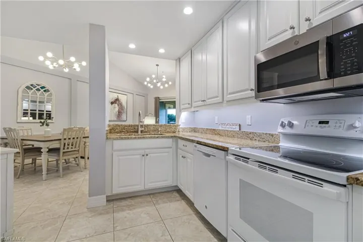 6770  Huntington Lakes  CIR, Naples, FL 34119