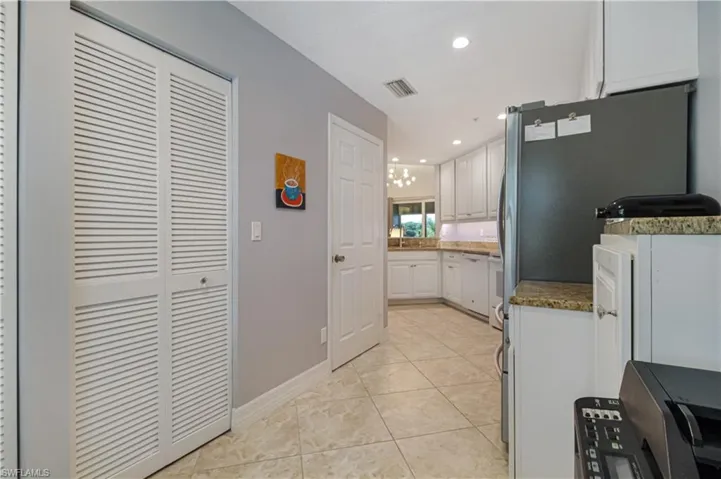 6770  Huntington Lakes  CIR, Naples, FL 34119