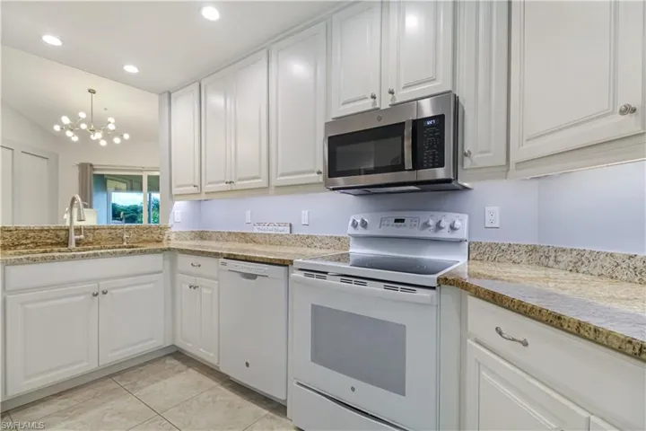 6770  Huntington Lakes  CIR, Naples, FL 34119