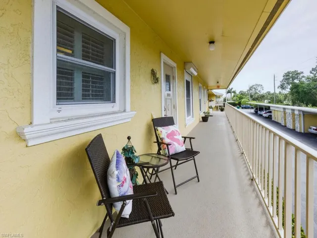 351  Charlemagne  BLVD, Naples, FL 34112