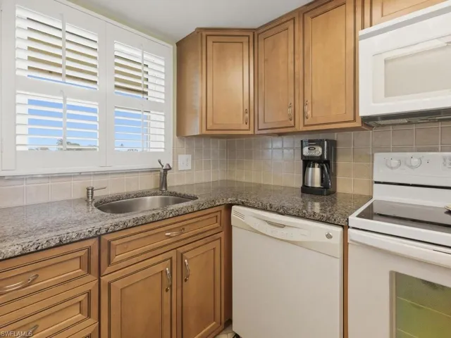 351  Charlemagne  BLVD, Naples, FL 34112