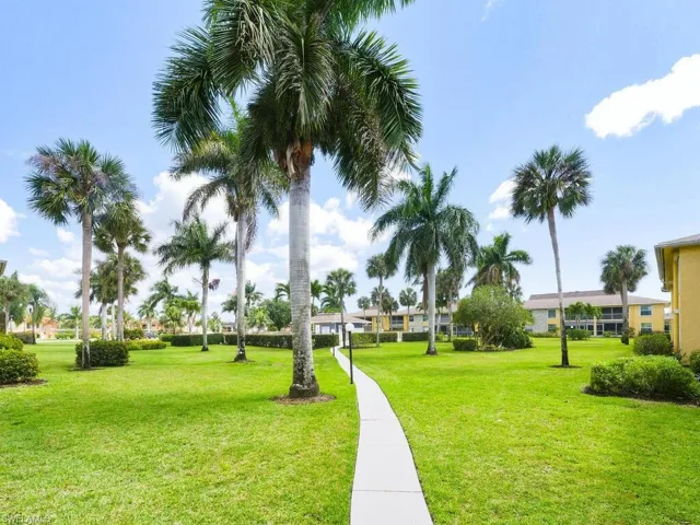 351  Charlemagne  BLVD, Naples, FL 34112