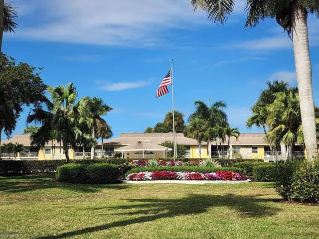 351  Charlemagne  BLVD, Naples, FL 34112