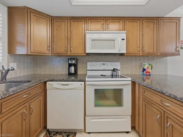 351  Charlemagne  BLVD, Naples, FL 34112