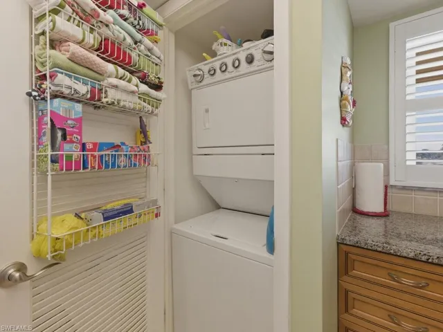 351  Charlemagne  BLVD, Naples, FL 34112