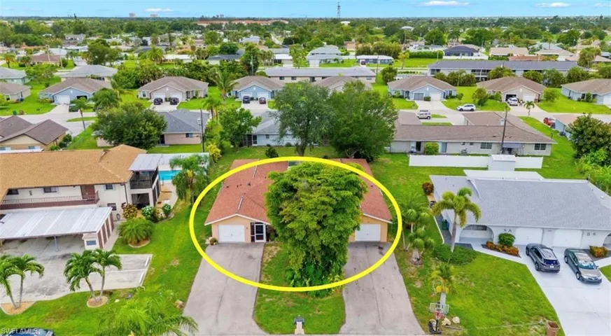 Birds eye view of property