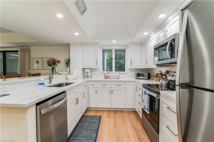 1641  Spoonbill  LN, Naples, FL 34105
