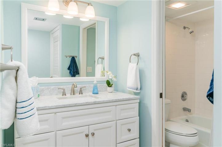 1641  Spoonbill  LN, Naples, FL 34105
