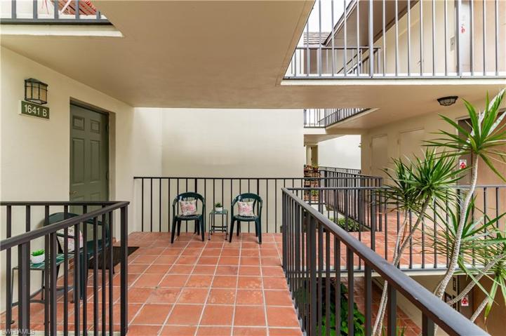 1641  Spoonbill  LN, Naples, FL 34105