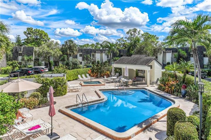 1641  Spoonbill  LN, Naples, FL 34105