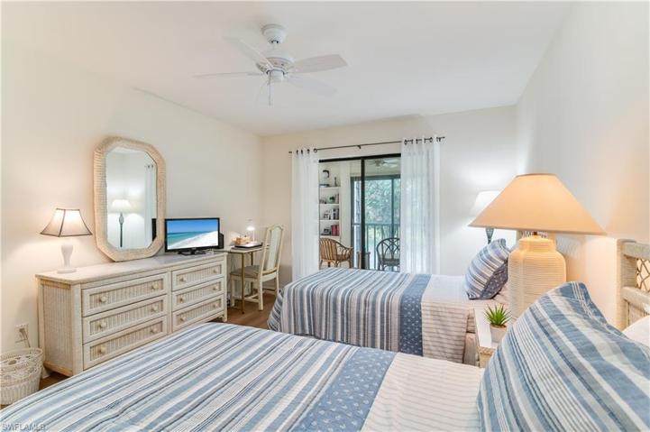 1641  Spoonbill  LN, Naples, FL 34105