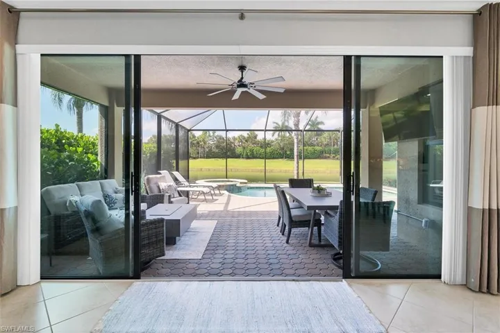 Sunroom with ceiling fan
