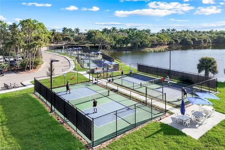 Pickleball & Har-Tru Tennis Courts