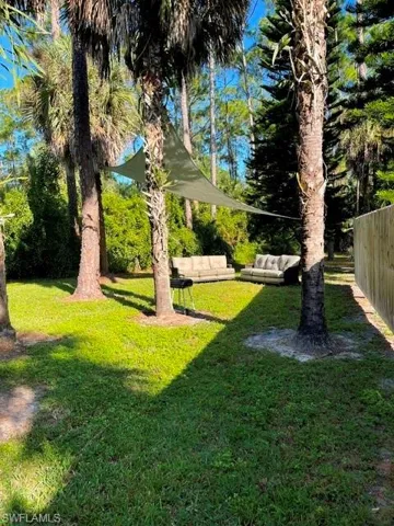 View of yard featuring outdoor lounge area