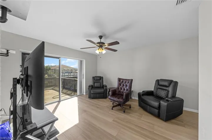 914/916 Se 14th Ter, Cape Coral, Florida 33990