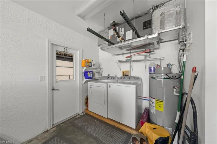 914/916 Se 14th Ter, Cape Coral, Florida 33990