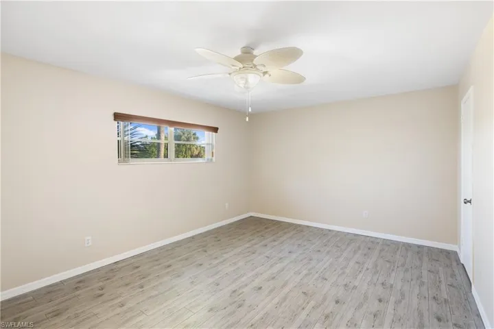 Guest bedroom - walk in closet to the right
