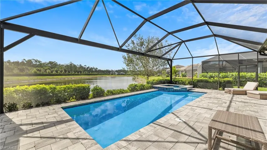 10428 Ventana Ln, Naples, Florida 34120