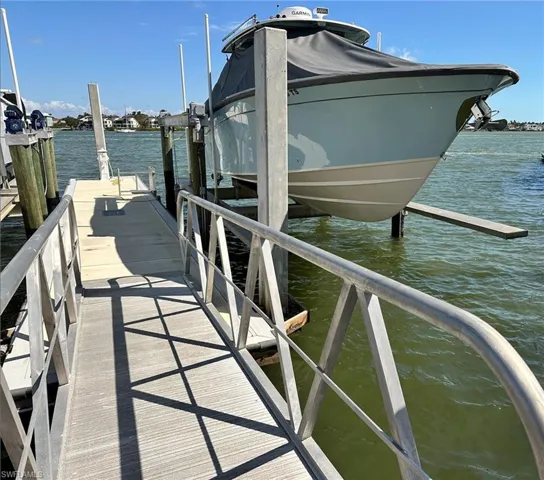 900  Broad S AVE, Naples, FL 34102