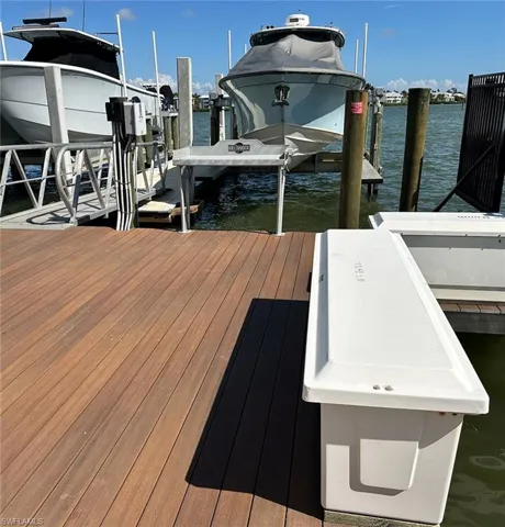 900  Broad S AVE, Naples, FL 34102