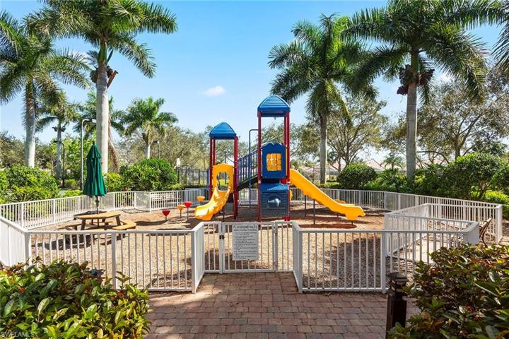 28272  Islet  TRL, Bonita Springs, FL 34135