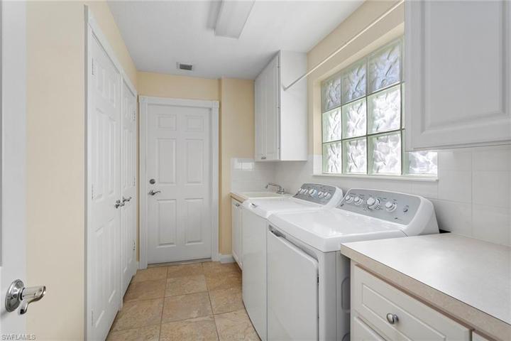 28272  Islet  TRL, Bonita Springs, FL 34135