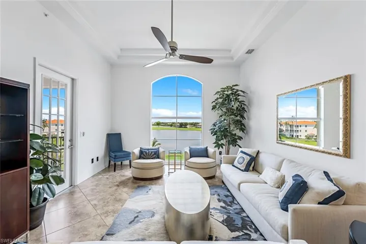 High end upgrades, large diagonal tile, crown molding