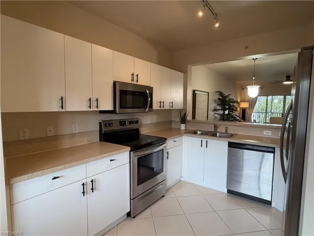 7839 Regal Heron Cir # 202, Naples, Florida 34104