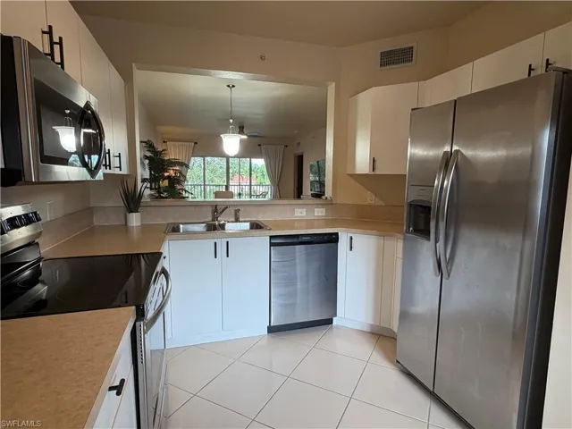 7839 Regal Heron Cir # 202, Naples, Florida 34104