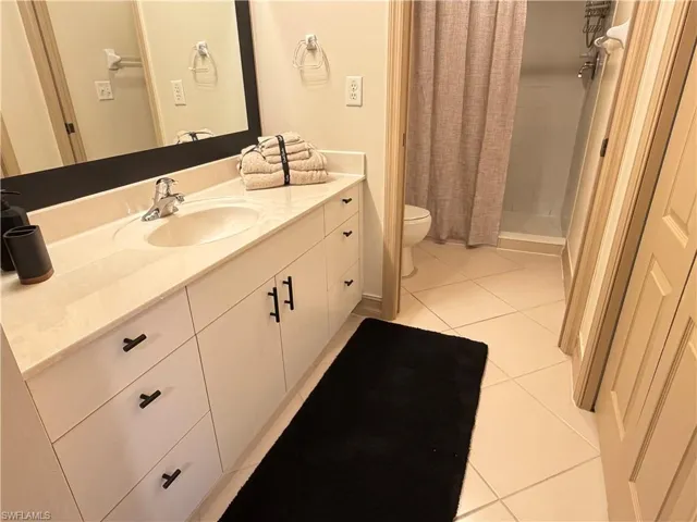 7839 Regal Heron Cir # 202, Naples, Florida 34104