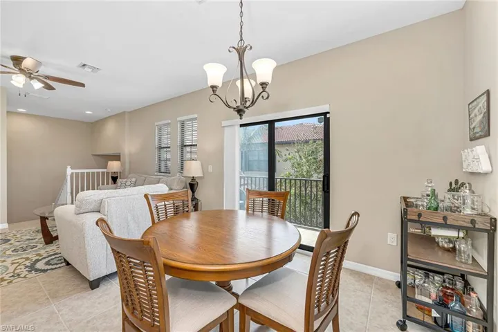 1431  Santiago  CIR, Naples, FL 34113