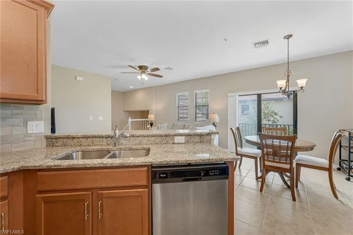 1431  Santiago  CIR, Naples, FL 34113